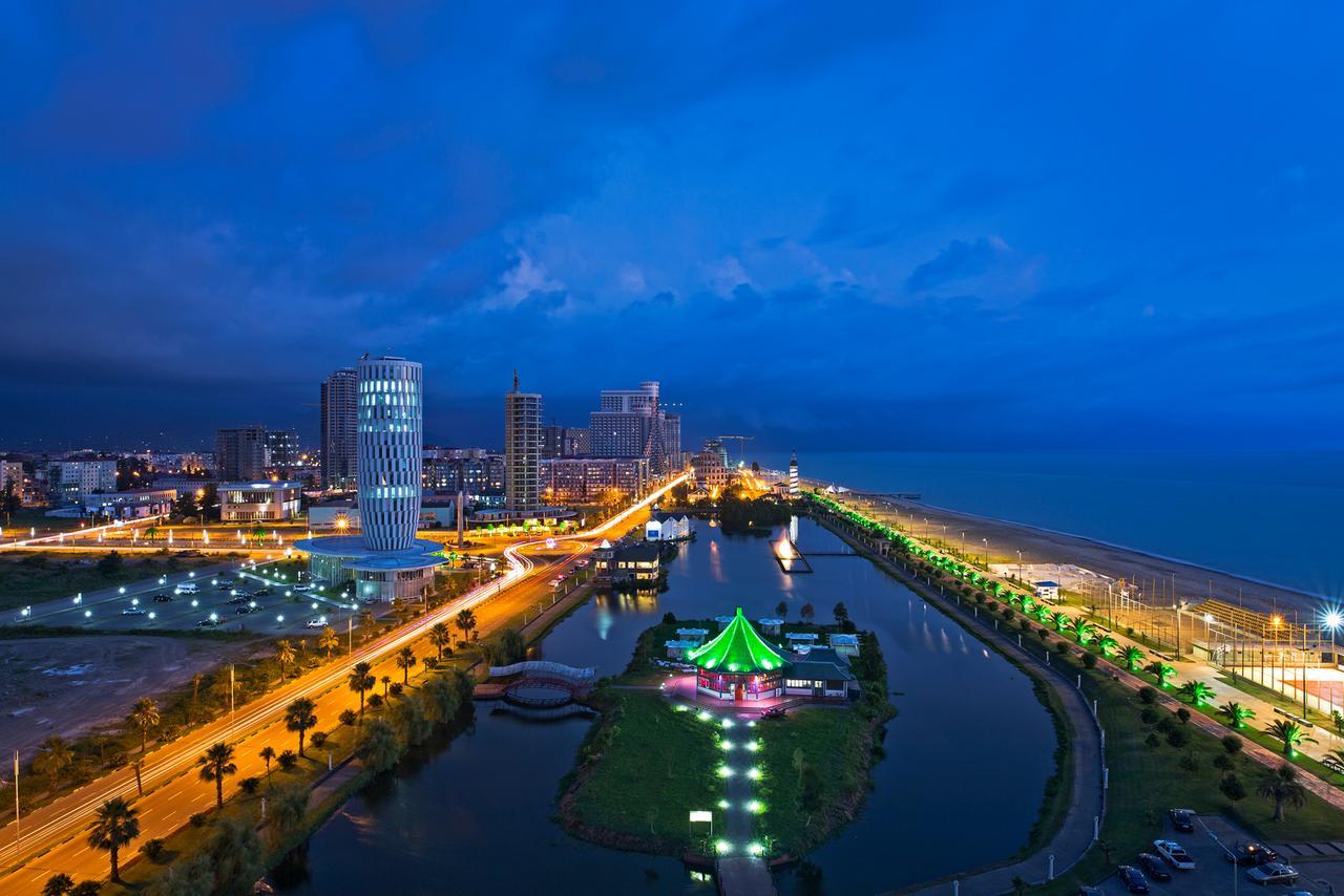 Penthouse Hotel Батуми Екстериор снимка