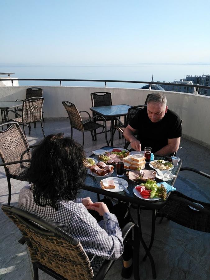 Penthouse Hotel Батуми Екстериор снимка
