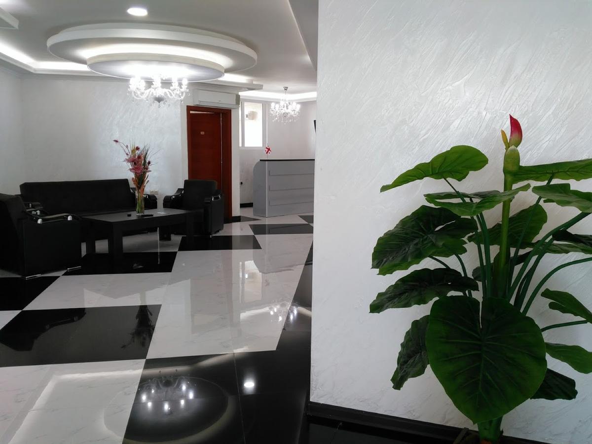 Penthouse Hotel Батуми Екстериор снимка