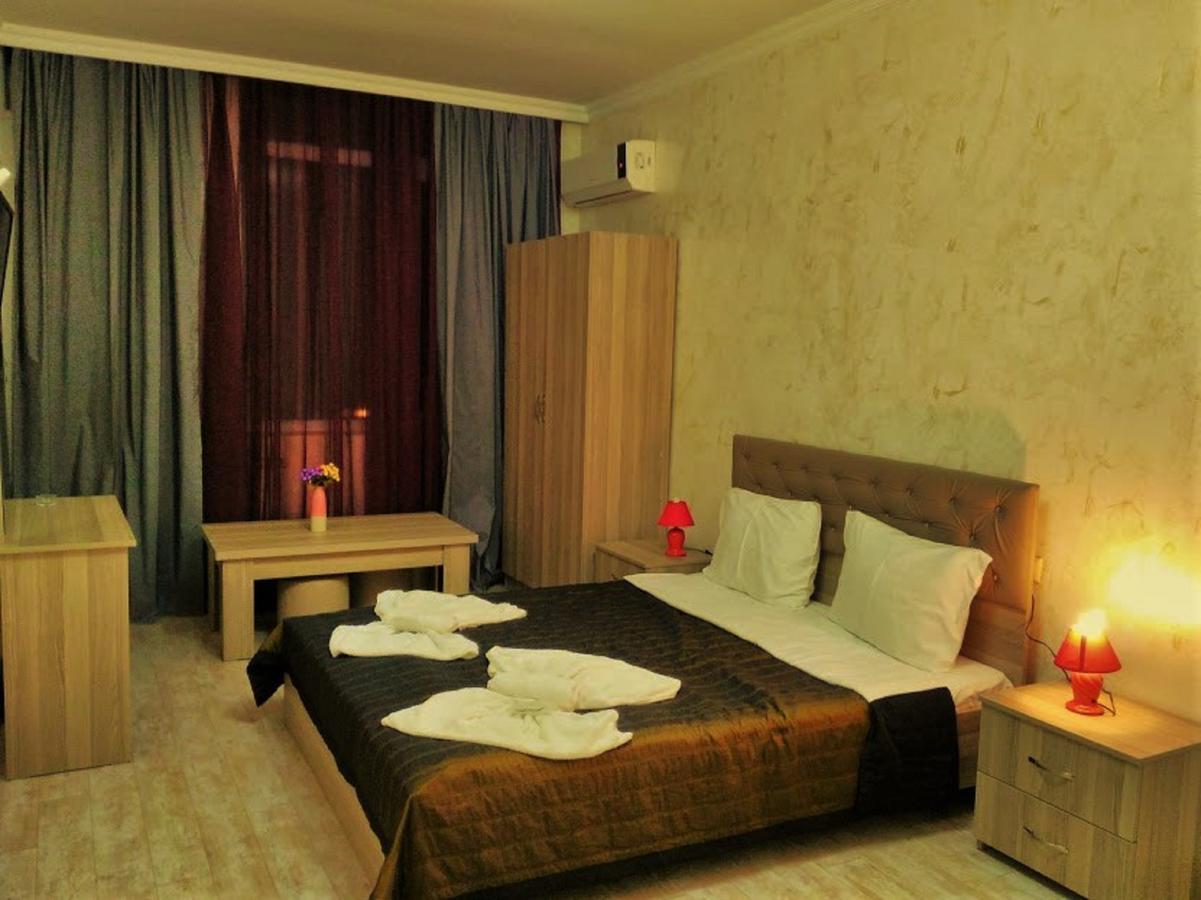 Penthouse Hotel Батуми Екстериор снимка