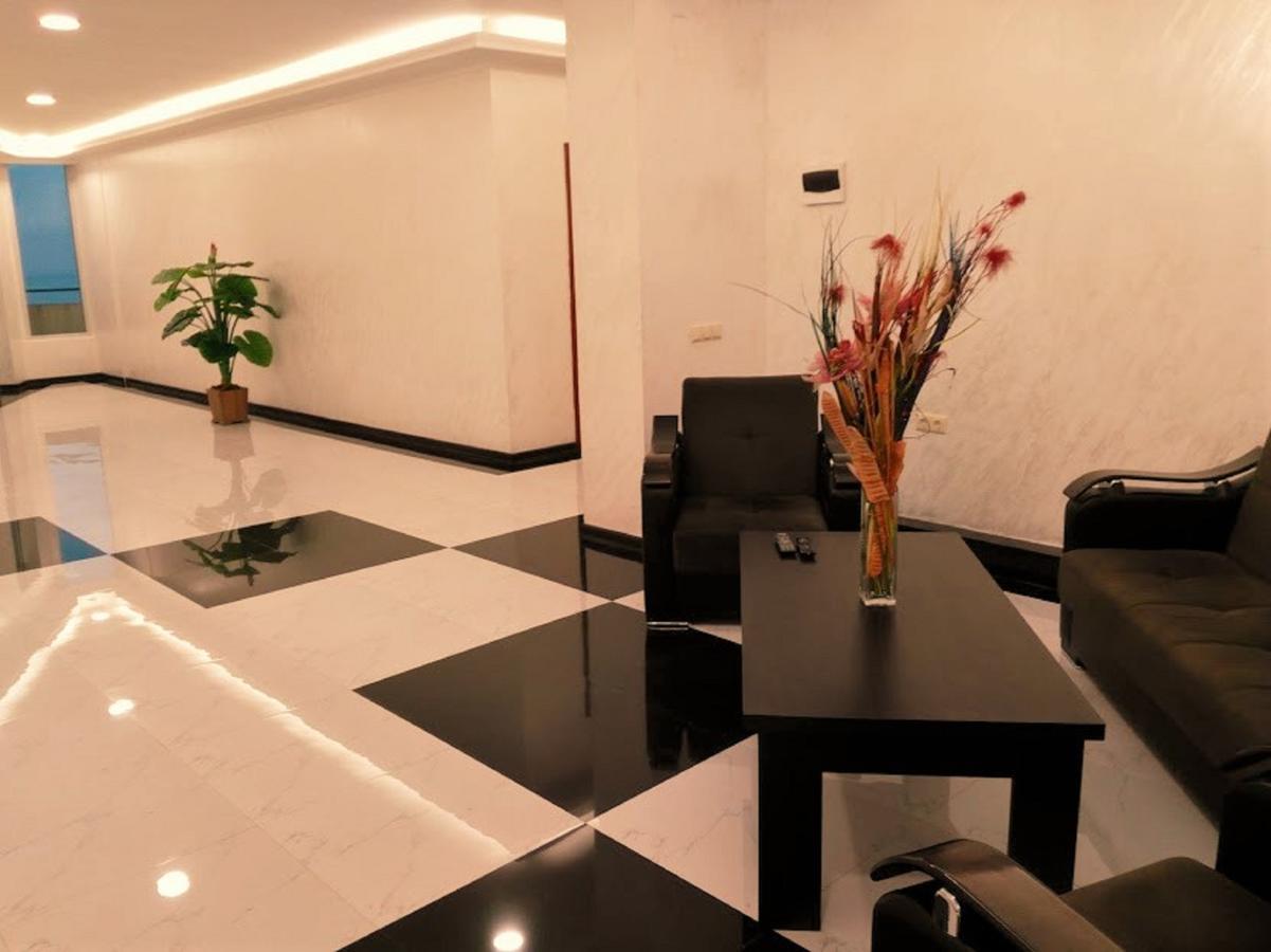 Penthouse Hotel Батуми Екстериор снимка